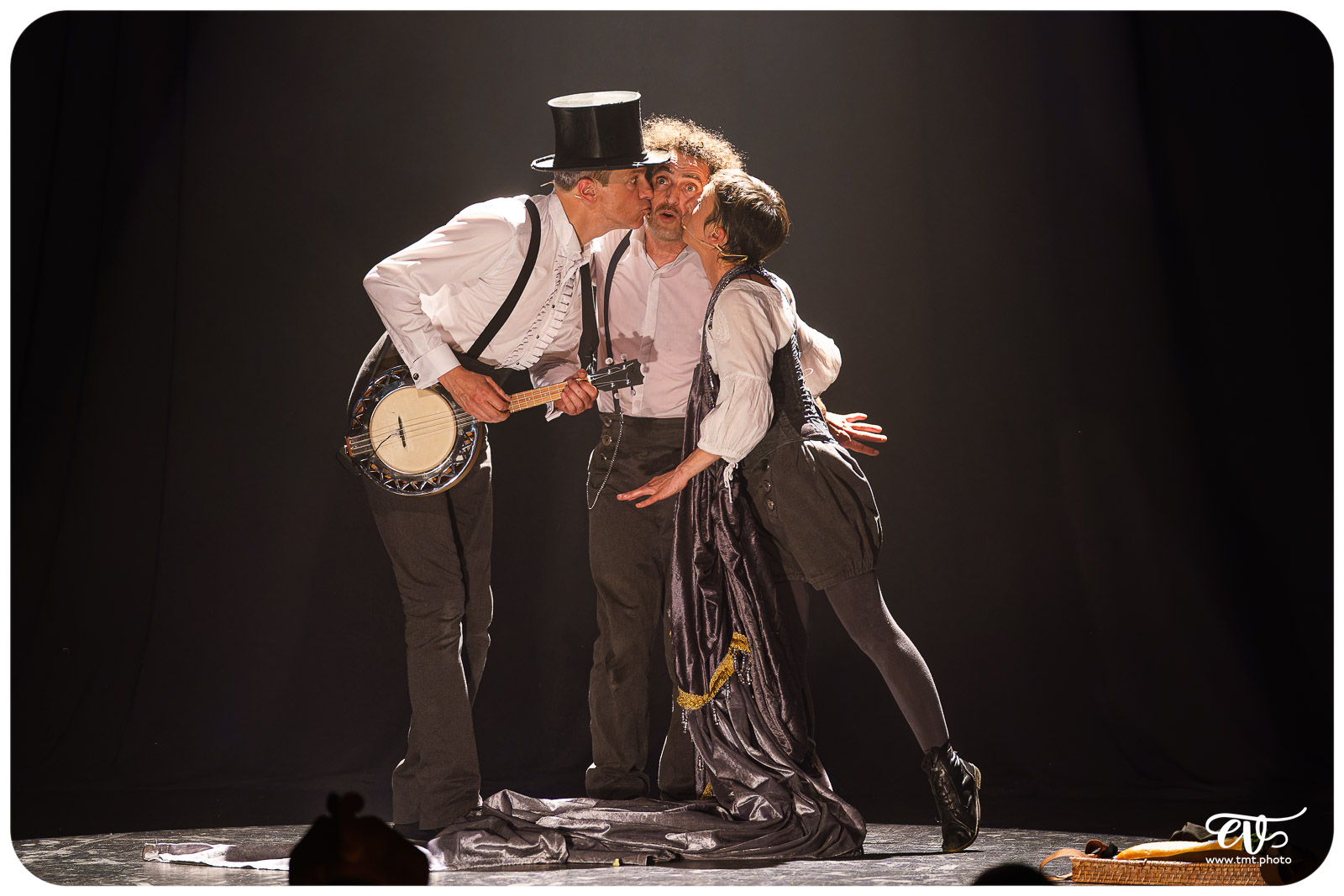 LA CLAQUE (FRED RADIX)